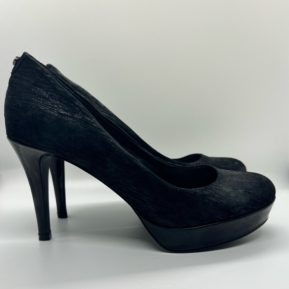 TAHARI Women’s Sophia Textured Black platform heels - Size 7